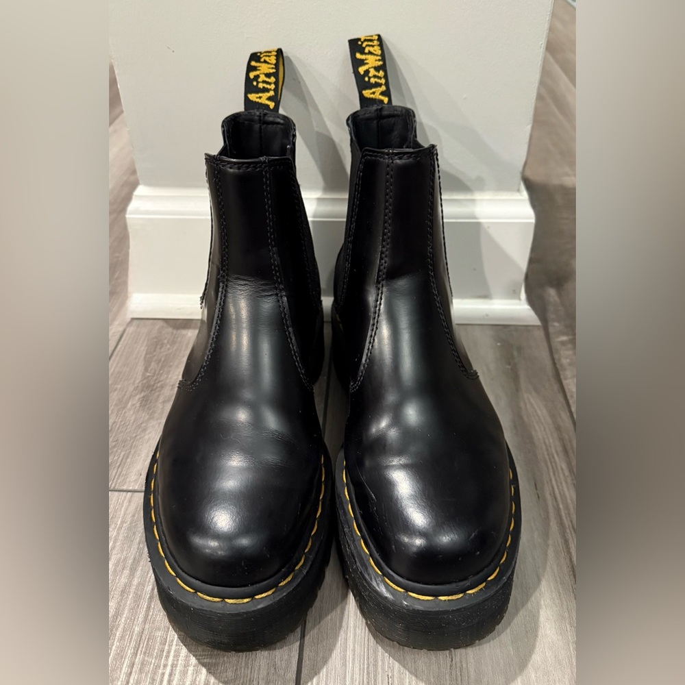 Dr. Martens 2976 Platform Chelsea Boot